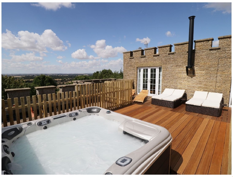 Click here for more about Castle Top Retreat